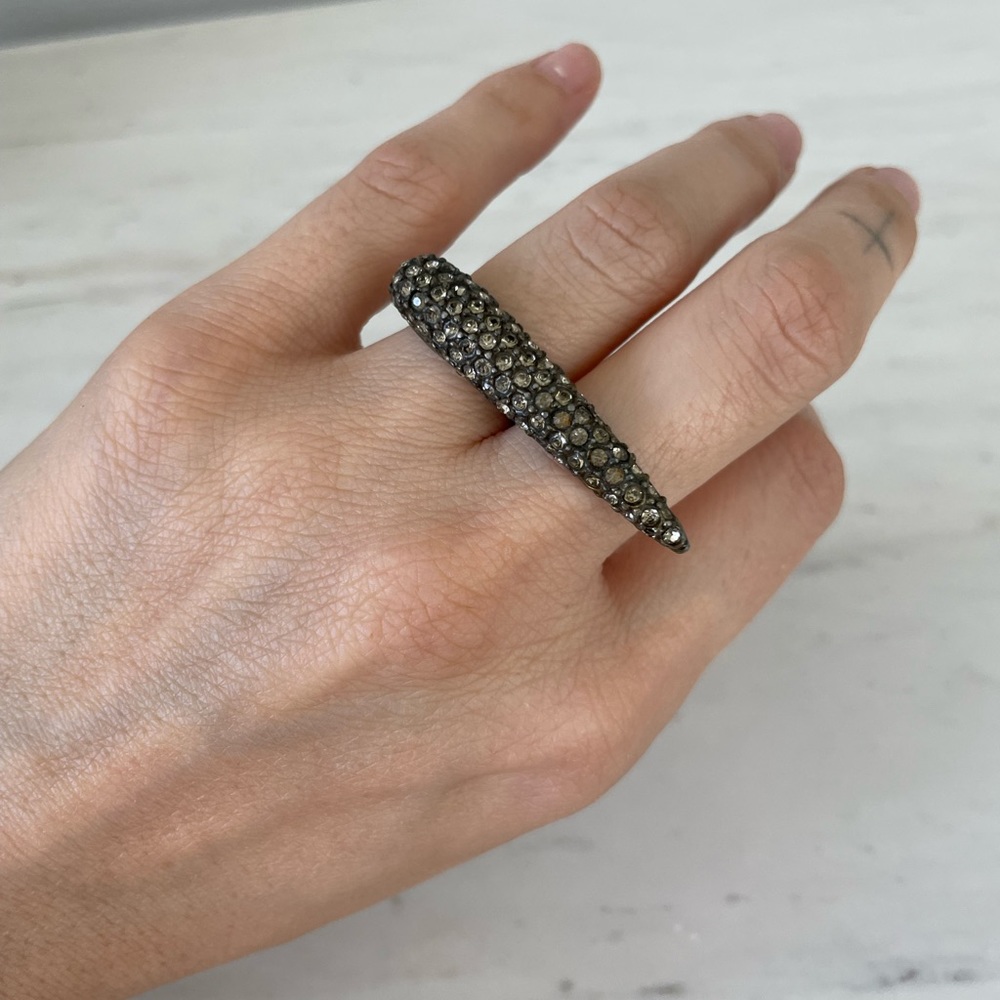 Soixante Neuf Crystal Knuckle Ring